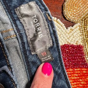 EUC Torrid size 18 shorts.